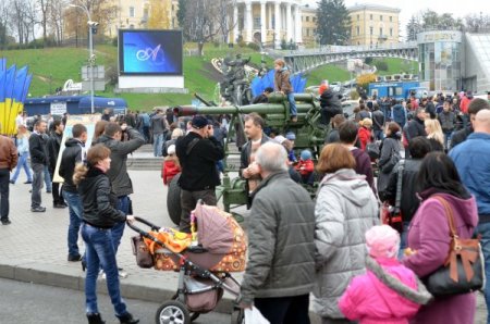 Ukrayna’da seçim günü meydana çıkan tanklar farklı yorumlandı (Özel)
