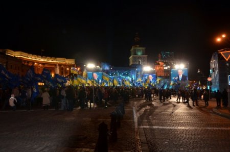 Ukrayna’da seçim öncesi ikdidar ve mufalefet birlikte meydana indi