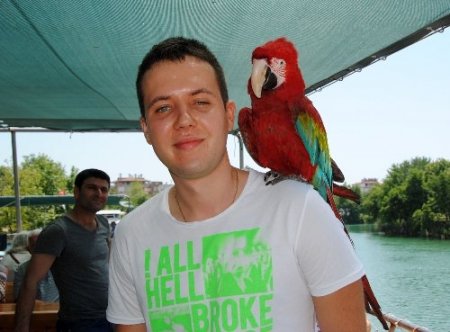 Ukraynalı öğrenci, turist bahşişleriyle Türkiye'de staj yapıyor