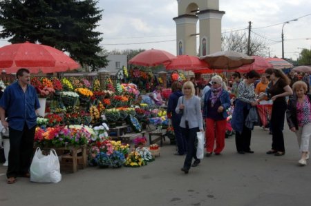 Ukraynalılar 1 Mayıs İşçi Bayramı’nda Kabir Ziyareti Yaptı