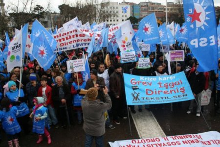 Ulaşım Zamları Kadıköy'de Düzenlenen Mitingle Protesto Edildi