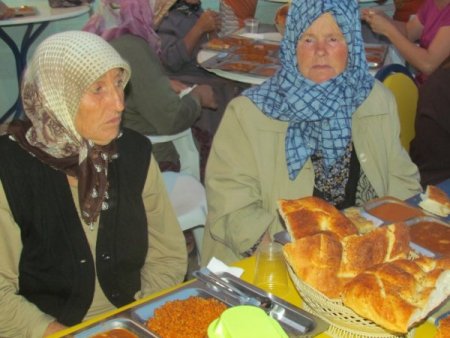Ulaşlılar İlk Kez Yapılan Toplu İftarlarla Kaynaşacak