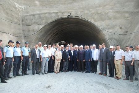 Ulaştırma Bakanı Binali Yıldırım, Teraneleri Ve Yolları İnceledi