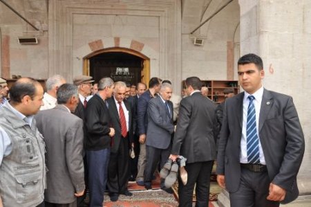 Ulaştırma Bakanı Binali Yıldırım Da Kasket Taktı
