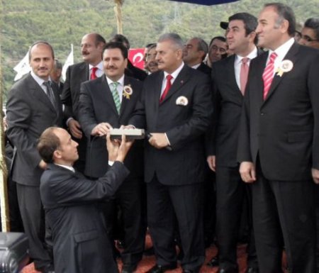 Ulaştırma Bakanı Yıldırım, Türkiye'nin En Uzun Tünelinin Temelini Attı