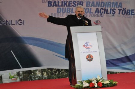 Ulaştırma Bakanı Yıldırım: Balıkesir'deki Bölünmüş Yol Miktarı 8 Yılda 3.5 Kat Arttı
