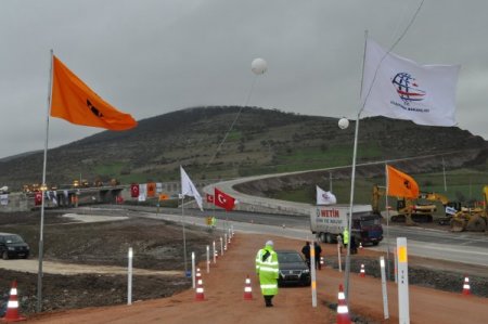 Ulaştırma Bakanı Yıldırım: Balıkesir'deki Bölünmüş Yol Miktarı 8 Yılda 3.5 Kat Arttı