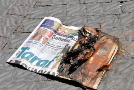 Ülkücülerin Düzenlediği Şehitleri Anma Yürüyüşünde İlginç Provokasyon