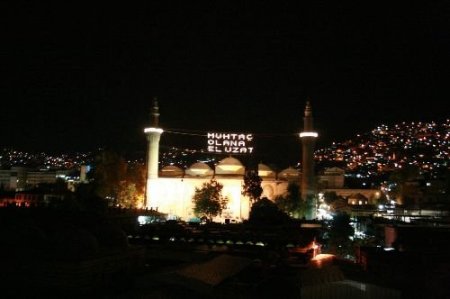Ulu Cami'deki 17 Metrelik Mahya Büyülüyor