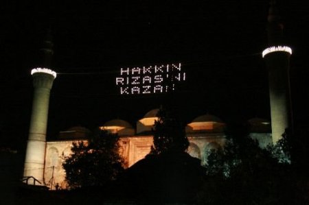 Ulu Camii'nin Mahyaları Dernek Soruşturmasına Takıldı