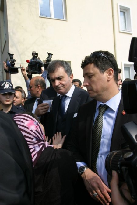 Ulubatlı Hasan Kültürevi'nin açılışını Bakan Çelik ve Yazıcı yaptı