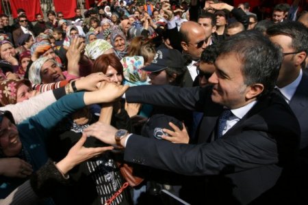 Ulubatlı Hasan Kültürevi'nin açılışını Bakan Çelik ve Yazıcı yaptı