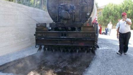Ulubey Kaymakamlığı, Köylere Emülsiyonlu Asfalt Yol Yapımı Başlattı