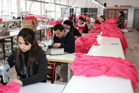 Ulubey'de Bey Tekstil 50 Kişiyi Daha İşe Alacak