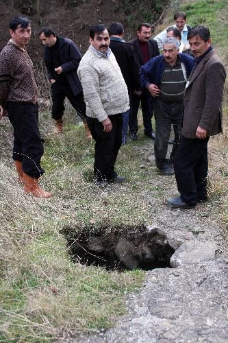 Ulubeyli Köylüler: Tarihi Köprünün Yolunu Biz Yaptık, Onarımını Bakan Günay Yaptırsın