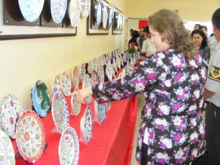 Uluborlu'da Çinicilik Ve Oya Sergisi Açıldı