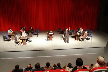 Uludağ Üniversitesi'nde din adamlarına ağır hakaret içeren oyun sergilendi