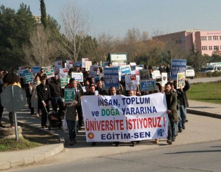 Uludağ Üniversitesi’nde YÖK ve ODTÜ olaylarına protesto