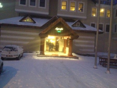 Uludağ'da kar kalınlığı 10 santimetreyi geçti