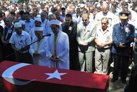 Uludere Şehidi Uzman Onbaşı Osmaniye'de Toprağa Verildi