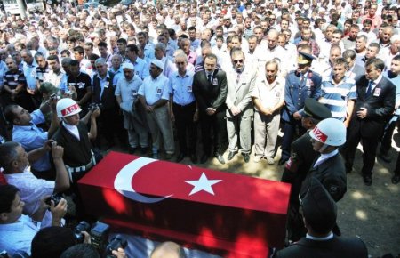 Uludere Şehidi Uzman Onbaşı Osmaniye'de Toprağa Verildi