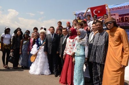 Uluslararası Antalya Üniversitesi'nden uluslararası kültür şenliği