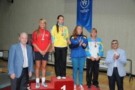 Uluslararası Kemal Coşkunöz Eskrim Turnuvası sona erdi