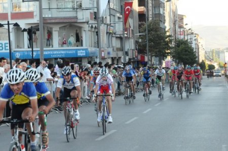 Uluslararası Muhsin Yazıcıoğlu Bisiklet Turnuvası Başladı