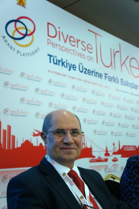 Ümit Fırat: Türkiye'nin bir kimlik arayışı var ve aranıyor