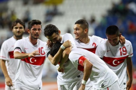 Ümit Milliler, Hollanda'yı 2 - 1 yendi