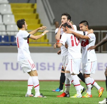 Ümit Milliler, Hollanda'yı 2 - 1 yendi