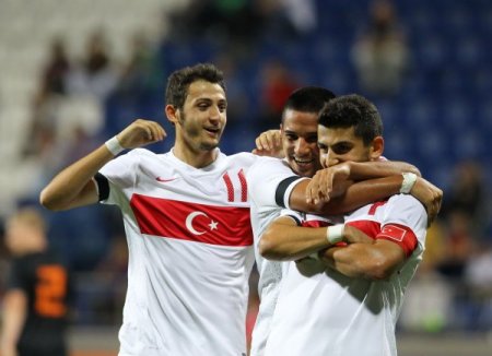 Ümit Milliler, Hollanda'yı 2 - 1 yendi
