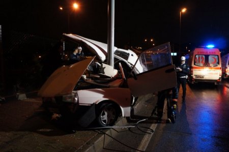 Ümraniye'de trafik kazası:1 ölü, 2 yaralı
