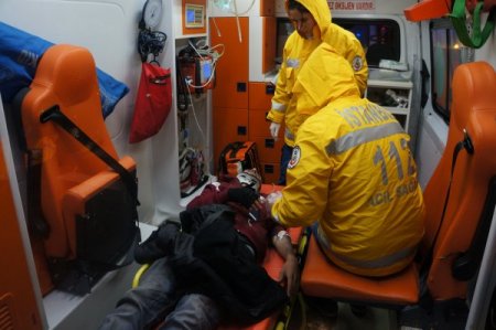 Ümraniye'de trafik kazası:1 ölü, 2 yaralı