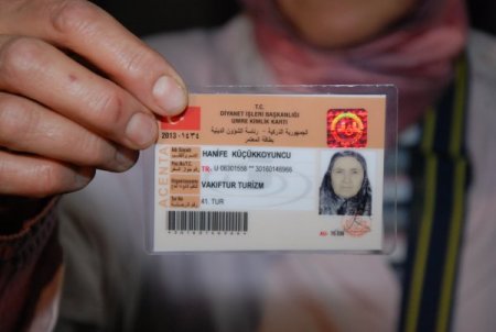 Umre'ye gidecek 92 kişi şirket vize yaptırmayınca havaalanında kaldı