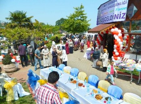 Umut Derneği Geleneksel Bahar Şenliği coşkulu başladı