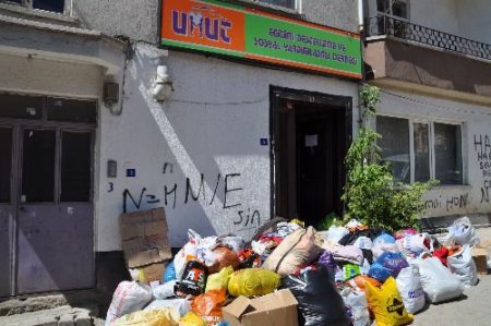 Umut Derneği'nden Pakistan'a Giysi Ve Gıda Yardımı