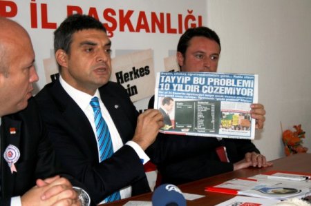 Umut Oran: AKP, dershanelerde ağırlığı olan hareketlerle ilgili hesap peşinde