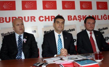 Umut Oran: AKP, dershanelerde ağırlığı olan hareketlerle ilgili hesap peşinde