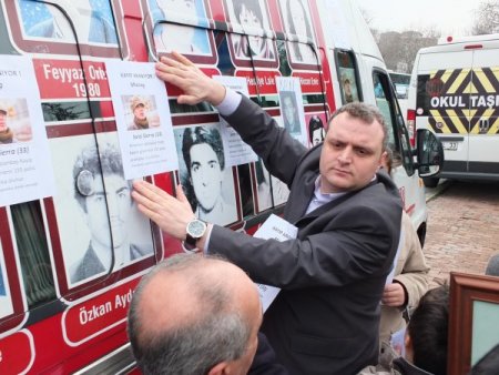 'Umut otobüsü' bu kez ABD'li Sarai için dolaştı