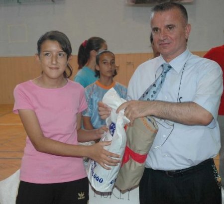 Umut Yıldızları Projesi'ne Kimse Yok Mu'dan Destek