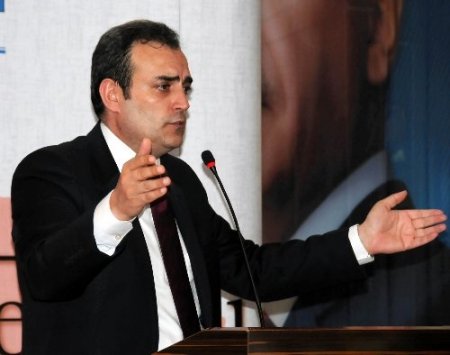 Ünal: Atatürk'ün anayasasını kaldıranların bugün neyi savunduğunu anlayamıyoruz