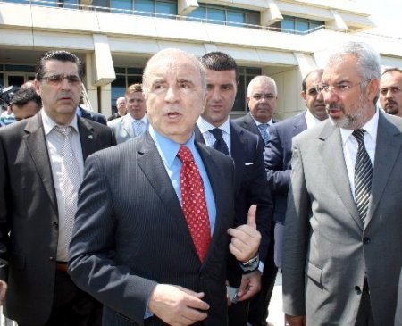 Ünal Aysal: Irkçılık Türkiye'ye yapıştırılmak istenen bir lekedir