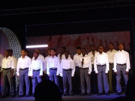 ÜNİŞAD üyeleri Tanzanya’da Türkçe Olimpiyatları elemelerine katıldı