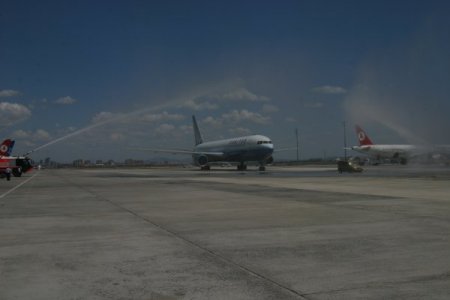 United Airlines, İstanbul’dan New York’a İlk Uçuşunu Yaptı