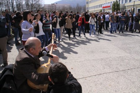 Üniversite gençliği, Nevruz’u eğlencelerle kutladı