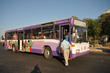 Üniversite için gelen gençlere 'İzmir karşılaması'