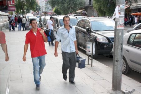 Üniversite kayıtları, ekonomiyi canlandırdı