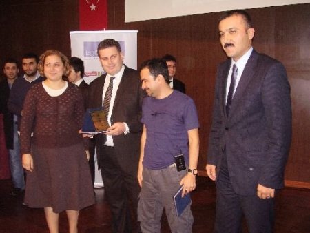 Üniversite Mezunlarının Yüzde 70'i Kendilerine Yabancı Mesleklerde Çalışıyor