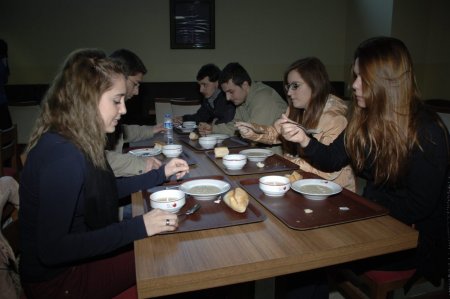 Üniversite öğrencileri, Çanakkale'de Mehmetçiğe verilen yemeği yedi